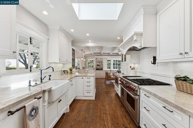 645 Los Palos Dr, Lafayette CA: https://media.crmls.org/mediaz/ac0d3410-9748-4e99-9dcf-1fc791e20ff7.jpg