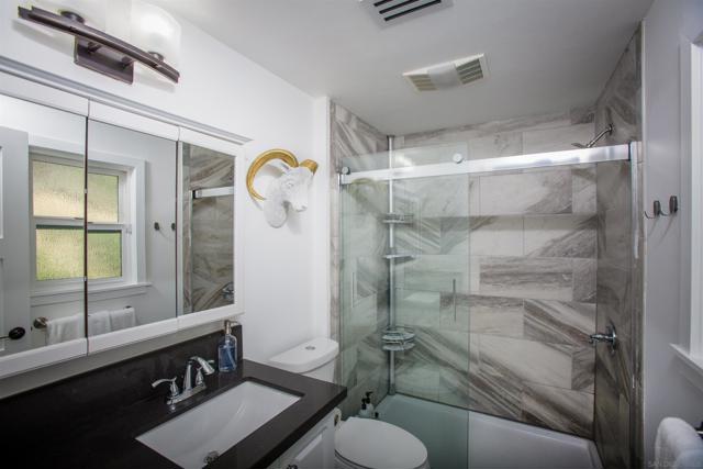 455 Glencrest Dr, Solana Beach CA: https://media.crmls.org/mediaz/ac0d3c80-00e4-46cc-8d8a-f6aa2ab72e35.jpg