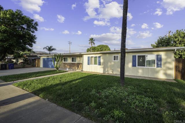 9903 Lindo Lake Place, Lakeside CA: https://media.crmls.org/mediaz/ac0d9f80-2e7e-4f9b-afbd-6d999e94a6d4.jpg