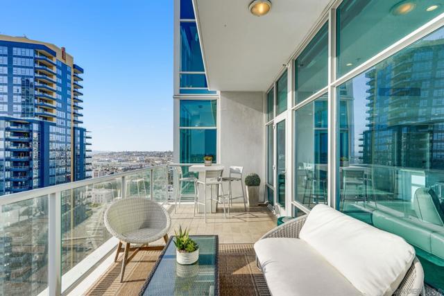 1262 Kettner Blvd, San Diego CA: https://media.crmls.org/mediaz/ac0e3c69-6a2e-4869-8f8e-212bbffd5030.jpg