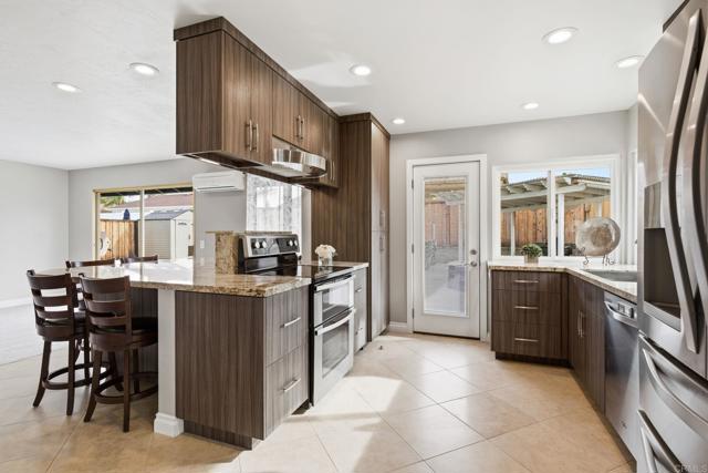 Detail Gallery Image 20 of 44 For 1711 Oak Hill Dr, Escondido,  CA 92027 - 4 Beds | 2 Baths