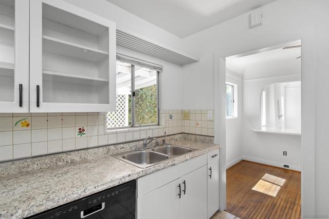 3527 Mississippi St, San Diego CA: https://media.crmls.org/mediaz/ac0e795e-389b-4304-9186-865e1154e2fc.jpg