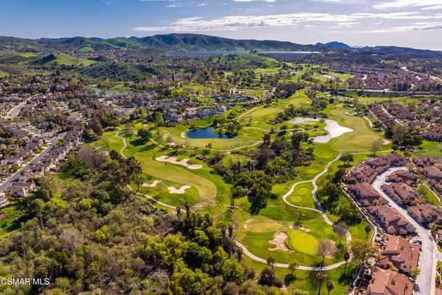 1008 N Country Club Drive, Simi Valley CA: https://media.crmls.org/mediaz/ac0f004f-7867-451d-bbda-5ff318e6646d.jpg