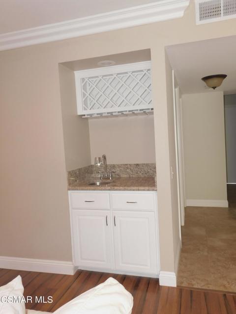 467 Sundance Street, Thousand Oaks CA: https://media.crmls.org/mediaz/ac0f554d-de34-45f6-8d97-55ea23851bdf.jpg