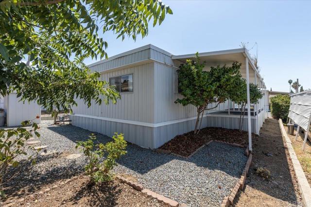 Detail Gallery Image 23 of 28 For 718 Sycamore Ave #109,  Vista,  CA 92083 - 2 Beds | 2 Baths