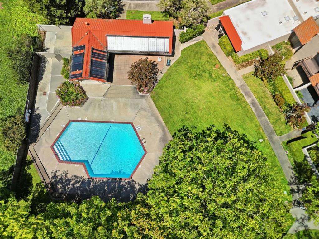 https://media.crmls.org/mediaz/ac0fae90-3693-4976-8271-64eea0ccfd29.jpg?preset=X-Large
