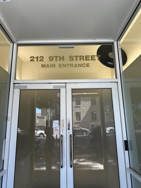 212 9th Street Unit 211, Oakland, California 94607-4456, ,Commercial Sale,For Sale,9th Street Unit 211,41056425