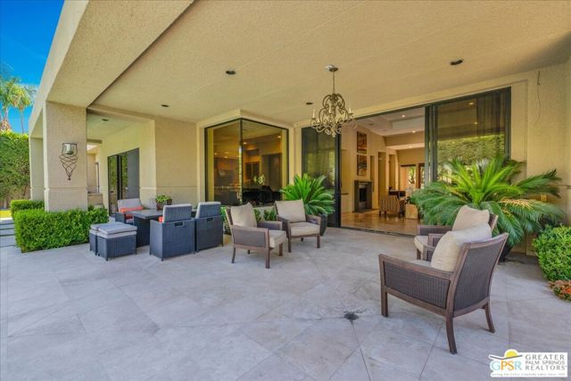 39700 Keenan Drive, Rancho Mirage CA: https://media.crmls.org/mediaz/ac10eb6e-bb92-4985-9bbf-ef5ff68da58a.jpg