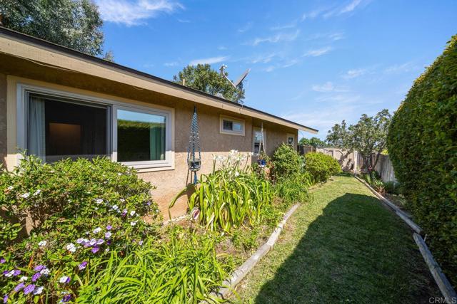 905 Discovery Street, San Marcos CA: https://media.crmls.org/mediaz/ac112258-3844-427b-80e1-9910e68347a6.jpg