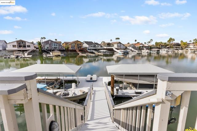 4210 Driftwood Pl, Discovery Bay CA: https://media.crmls.org/mediaz/ac113e56-0e65-44e5-88aa-6c528b26c7c4.jpg