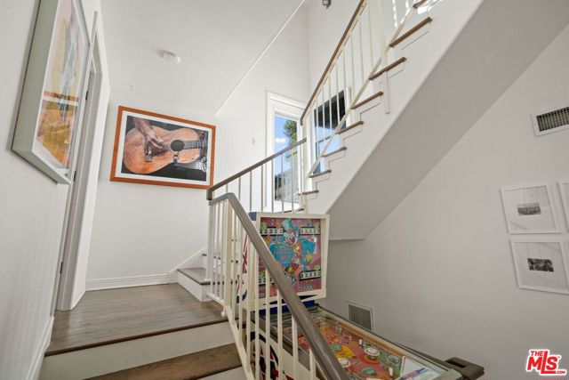 3418 Dorothy Road, Topanga CA: https://media.crmls.org/mediaz/ac122b7f-59f8-45c6-b53b-ed21c9dec125.jpg