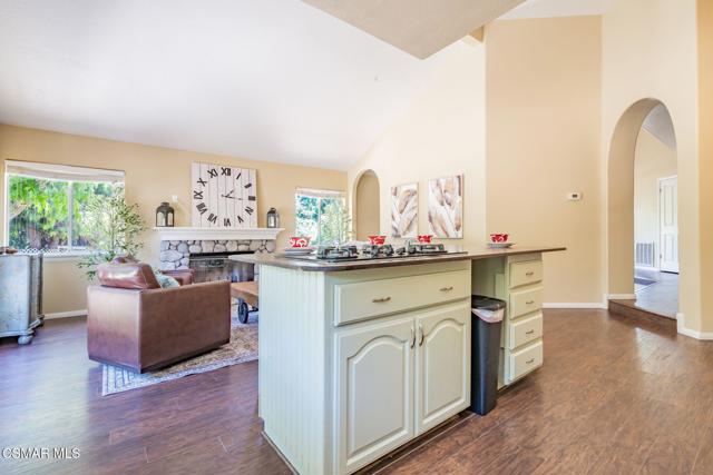 6564 La Cumbre Road, Somis CA: https://media.crmls.org/mediaz/ac12954f-f4a1-49c6-9388-6dce4516e5fb.jpg