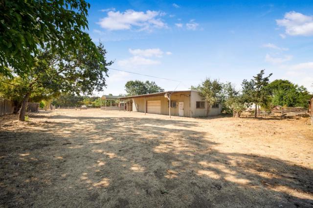 1955 Church Avenue, San Martin CA: https://media.crmls.org/mediaz/ac12a5d1-a255-4098-8075-c4466bcce24b.jpg