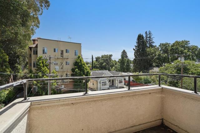 1500 Willow Avenue, Burlingame CA: https://media.crmls.org/mediaz/ac130181-e464-4bee-86e8-aa74070e63f4.jpg