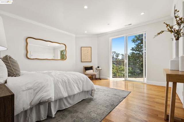 5915 Balboa Dr, Oakland CA: https://media.crmls.org/mediaz/ac13a7d5-3ca1-45b1-88c9-150e73b35495.jpg