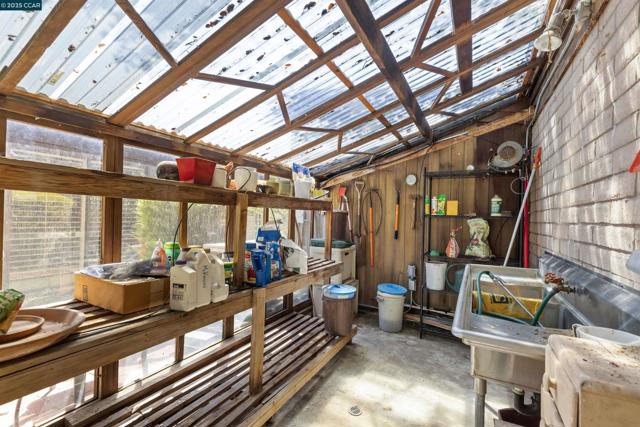 1176 Brown Ave, Lafayette CA: https://media.crmls.org/mediaz/ac13c7db-d7fd-4456-8332-80075d582683.jpg