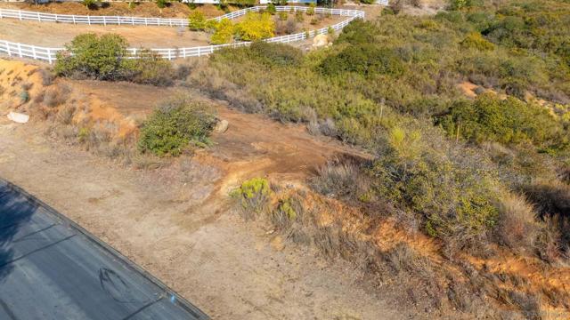 87 Presilla Dr, Jamul CA: https://media.crmls.org/mediaz/ac13ee37-78f2-4d01-b7f6-468fcbf3f341.jpg