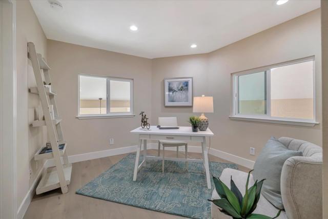 585 Shoal Circle,  CA: https://media.crmls.org/mediaz/ac13f7de-05de-47c7-a9a9-cb39920cb5c8.jpg