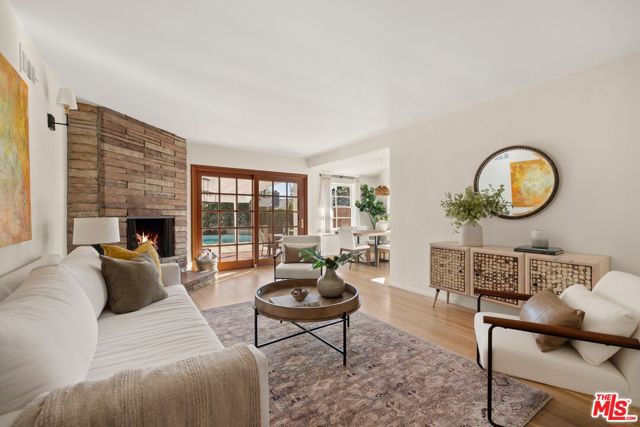 15016 Archwood Street photo 2