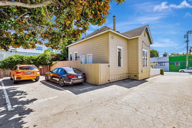 120 Maple Street, Santa Cruz CA: https://media.crmls.org/mediaz/ac15aa91-7bdf-4eef-8e6b-e7a83d86ff34.jpg