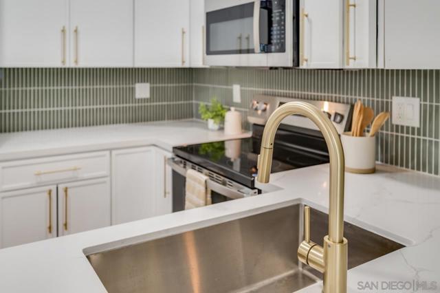 12575 Oaks North Dr., San Diego CA: https://media.crmls.org/mediaz/ac15e190-fee3-4ce5-b732-67d25c562e8d.jpg