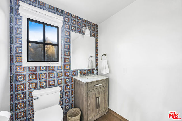 2382 Live Oak Meadows Road, Malibu CA: https://media.crmls.org/mediaz/ac160fea-8eed-4e18-b2cc-6230e134efff.jpg