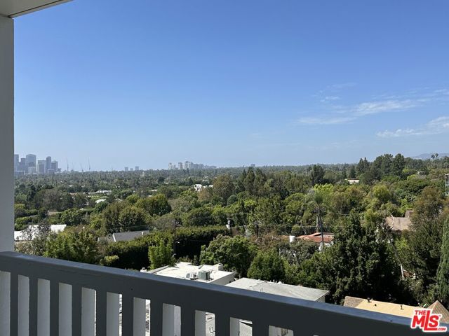 999 North DOHENY Drive, 711 photo 17
