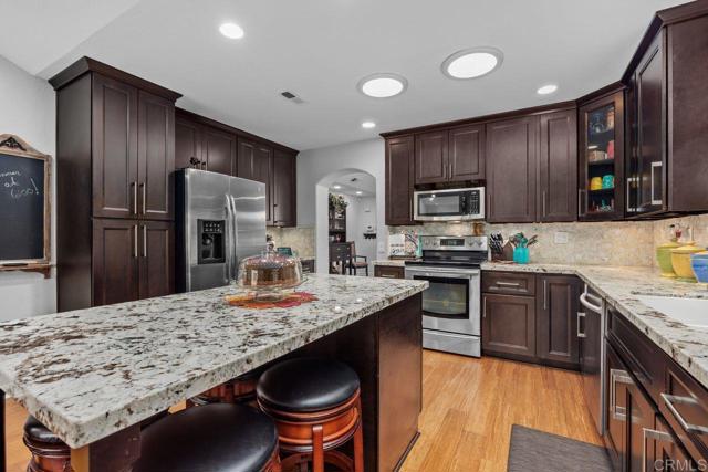 Detail Gallery Image 12 of 42 For 4439 Salisbury Dr, Carlsbad,  CA 92010 - 4 Beds | 2 Baths