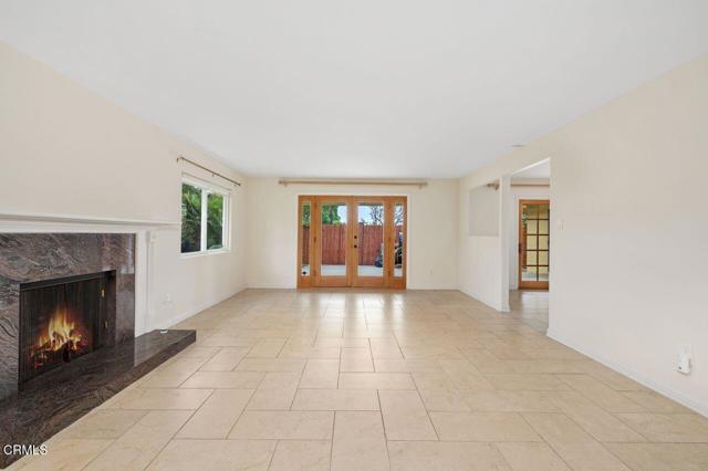1274 Sunnycrest Avenue, Ventura CA: https://media.crmls.org/mediaz/ac18092d-33a9-45af-b46c-6a32b58ba0aa.jpg