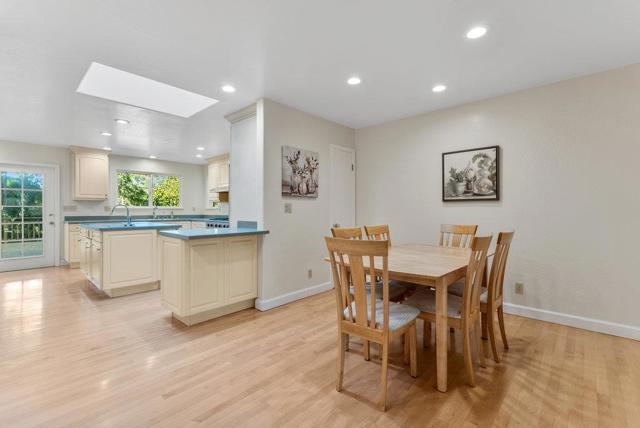 825 Skyward Drive, Aptos CA: https://media.crmls.org/mediaz/ac188da9-17ac-4e35-b6e8-b5f64dfcedef.jpg