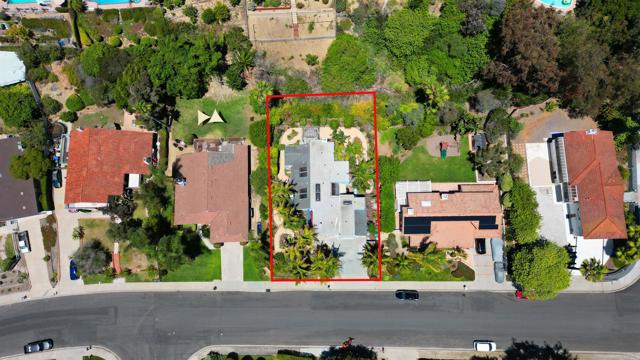 2618 Unicornio Street, Carlsbad CA: https://media.crmls.org/mediaz/ac18f830-984b-4550-8dc4-43f545f1bd45.jpg