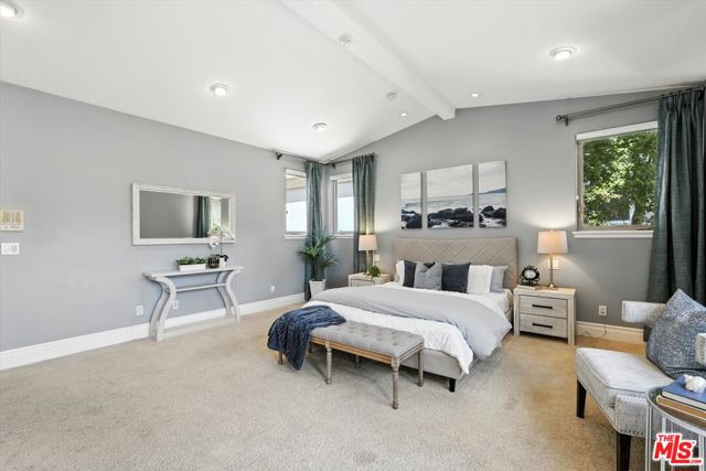 3200 Elm Avenue, Manhattan Beach CA: https://media.crmls.org/mediaz/ac19c846-2b18-4c78-943c-1f2f44cf80f5.jpg