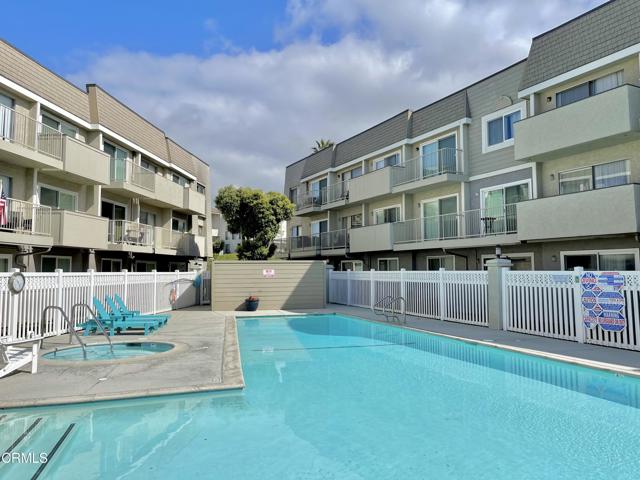 Detail Gallery Image 1 of 23 For 396 E Surfside Dr, Port Hueneme,  CA 93041 - 2 Beds | 2 Baths