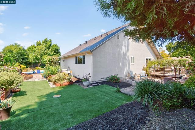 2173 Madrone Dr, Fairfield CA: https://media.crmls.org/mediaz/ac1a1456-9717-44aa-b14e-5680c2a58606.jpg