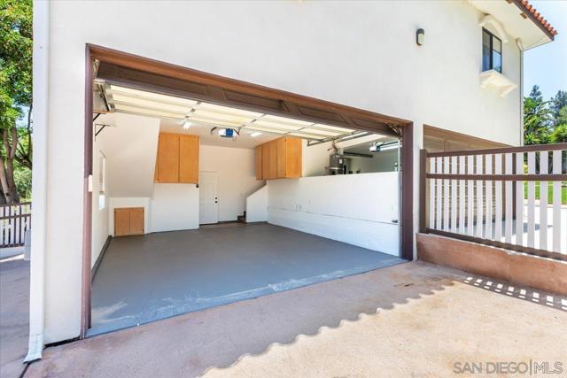 2103 Sunnyside Ave, El Cajon CA: https://media.crmls.org/mediaz/ac1a68ae-7d7a-4991-a7d4-1af52d823651.jpg