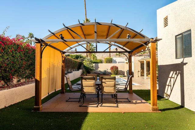 72815 Somera Road, Palm Desert CA: https://media.crmls.org/mediaz/ac1ad8ac-b582-4c10-bf04-430ee741481d.jpg