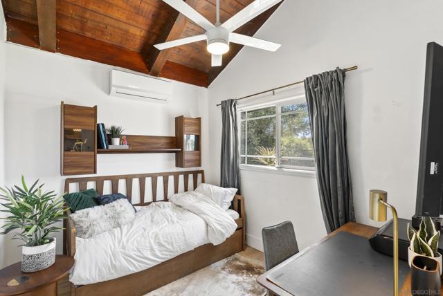 3860 Las Flores, Fallbrook CA: https://media.crmls.org/mediaz/ac1ba3f1-21f0-4cc0-aa72-5a1c9658cc75.jpg