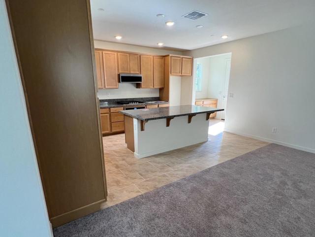 2800 High Tide Avenue, Sacramento CA: https://media.crmls.org/mediaz/ac1c3a0e-d1b5-49dd-8c50-c256892cf619.jpg