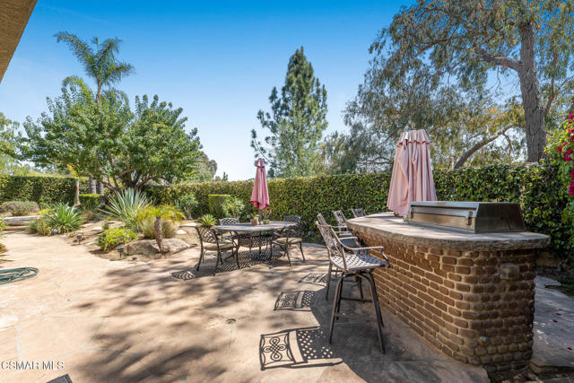4126 Sterlingview Drive, Moorpark CA: https://media.crmls.org/mediaz/ac1c7ca6-cf47-4f93-a02f-3b43c8aca194.jpg