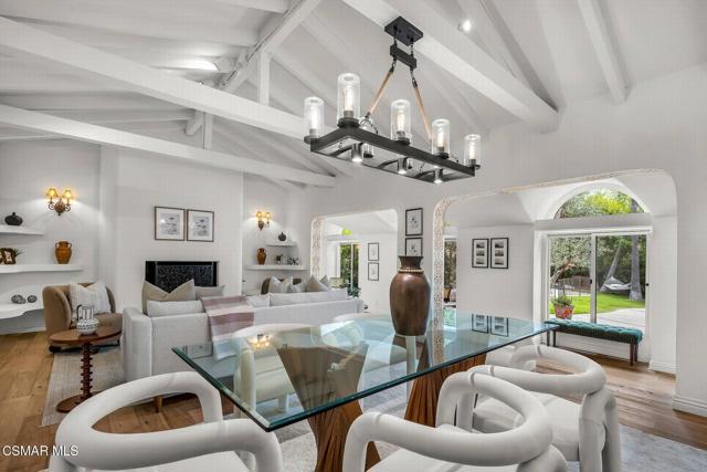 4456 Hayvenhurst Avenue, Encino CA: https://media.crmls.org/mediaz/ac1cb6fb-1816-431f-bede-cc962fece09b.jpg