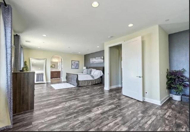 Detail Gallery Image 10 of 29 For 218 Newport Pier Way, Oceanside,  CA 92054 - 4 Beds | 4 Baths