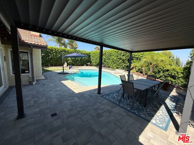 12818 Neon Way, Granada Hills CA: https://media.crmls.org/mediaz/ac1d633f-10b9-4767-951f-005065609378.jpg