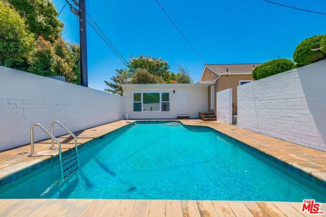 7864 Vicksburg Avenue, Los Angeles, California 90045, 3 Bedrooms Bedrooms, ,2 BathroomsBathrooms,Single Family Residence,For Sale,Vicksburg,24418489