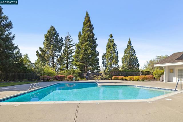 131 Shoshone Court, Danville CA: https://media.crmls.org/mediaz/ac1e8a1d-c714-4c93-908f-bb2a328405b2.jpg