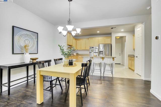 5092 Fioli Loop, San Ramon CA: https://media.crmls.org/mediaz/ac1ec368-10a0-4937-bf59-7b2835252bb6.jpg