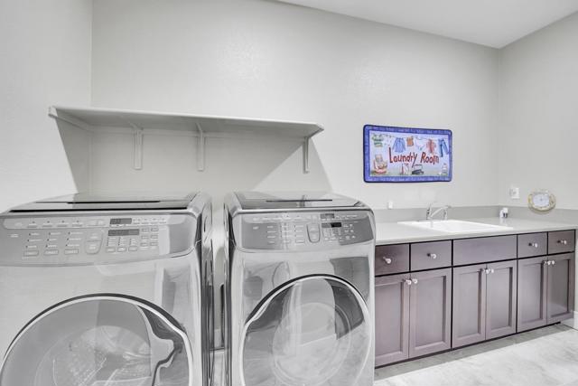 1246 S Wilshire Avenue, Mountain House CA: https://media.crmls.org/mediaz/ac1f6be0-d397-4cc1-b204-7da86104a5db.jpg