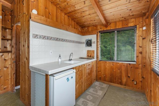 8402 Sugarman Dr, La Jolla CA: https://media.crmls.org/mediaz/ac1fc2e9-94e7-4357-81aa-d9a34fbe4fd3.jpg