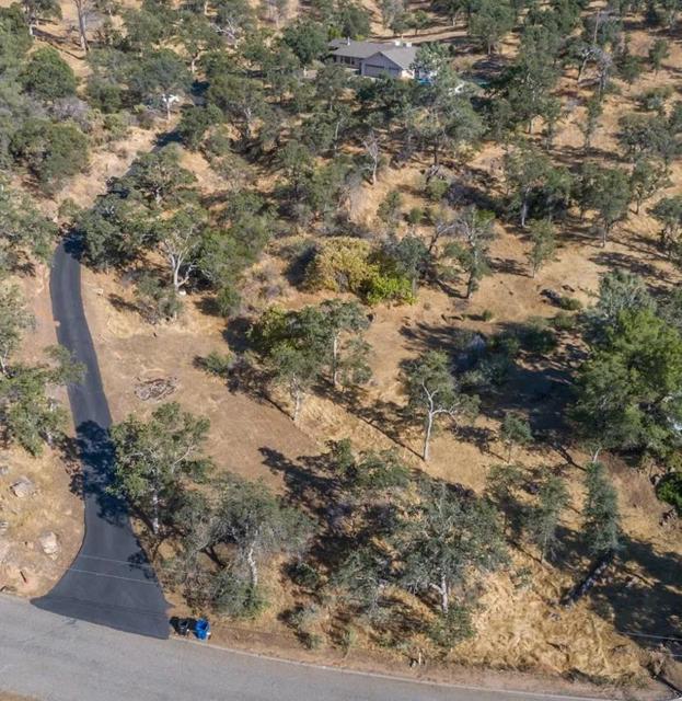 41508 Roaring River Court, Coarsegold CA: https://media.crmls.org/mediaz/ac1fc2fb-6af3-43ef-9199-ba79f5224166.jpg