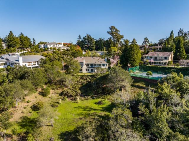46 Eugenia Way, Hillsborough CA: https://media.crmls.org/mediaz/ac1fc86f-b71d-468b-82b8-837464ded131.jpg