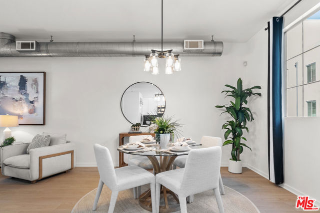 5350 Playa Vista Drive, Playa Vista CA: https://media.crmls.org/mediaz/ac20053b-c715-441e-8536-0017b191046e.jpg